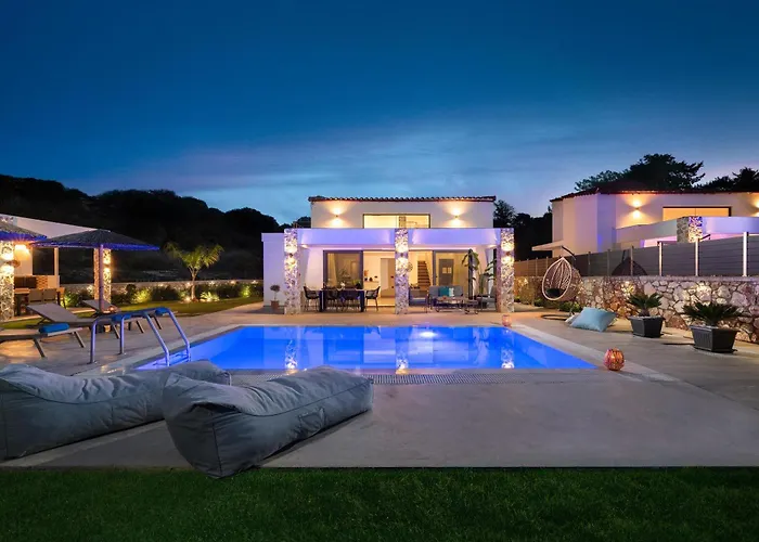 Aiora Luxury Villas