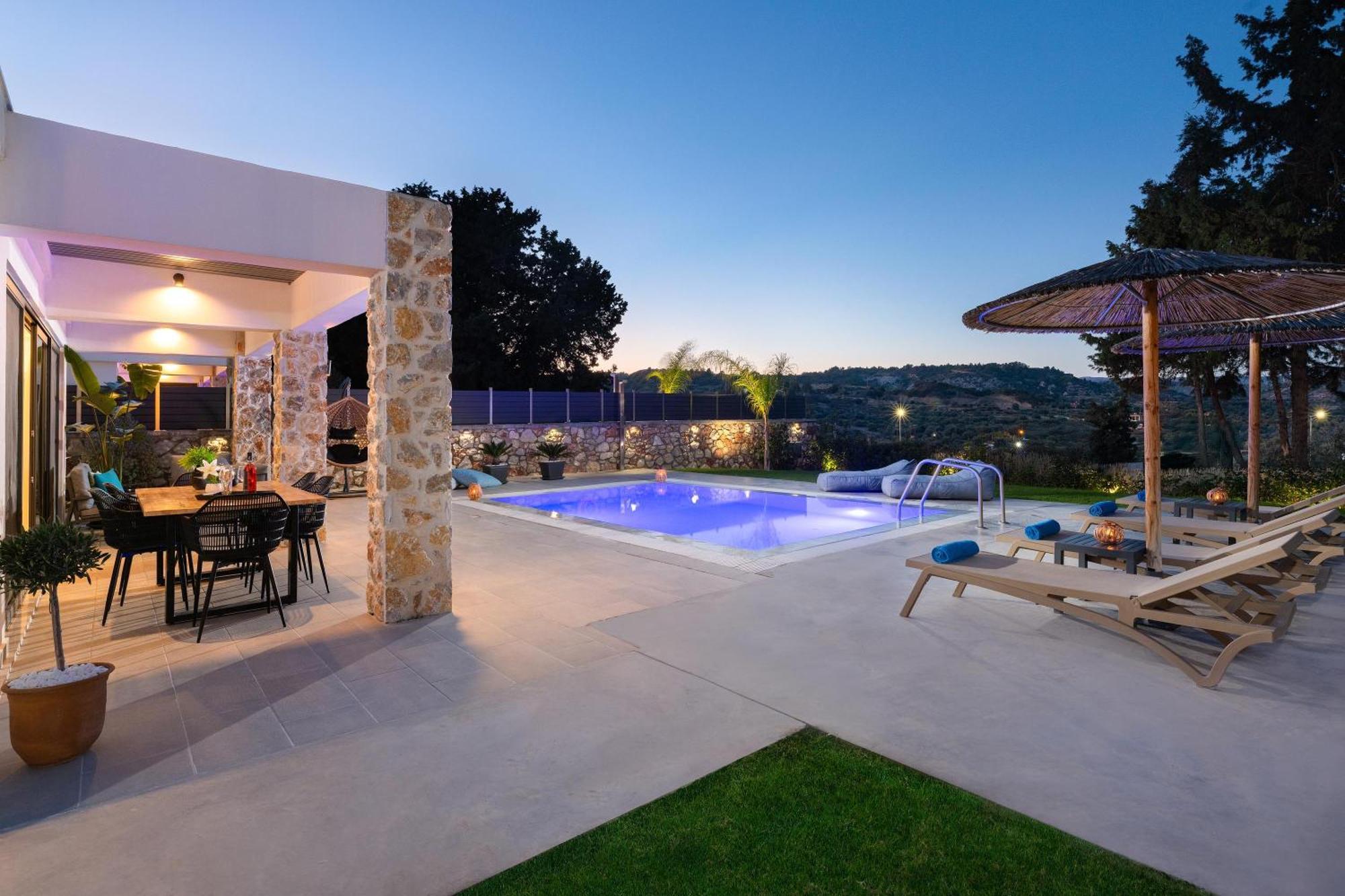 Aiora Luxury Afantou